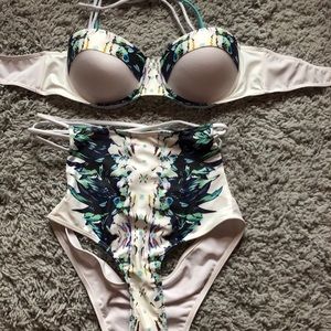 Women’s swim suit